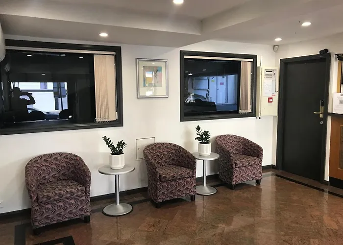 Cheap hotel: Edgecliff Lodge Motel