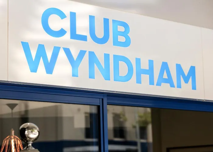 Hotel near College: Club Wyndham Sydney, Trademark Collection By Wyndham