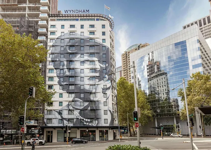 Hotel near College: Club Wyndham Sydney, Trademark Collection By Wyndham