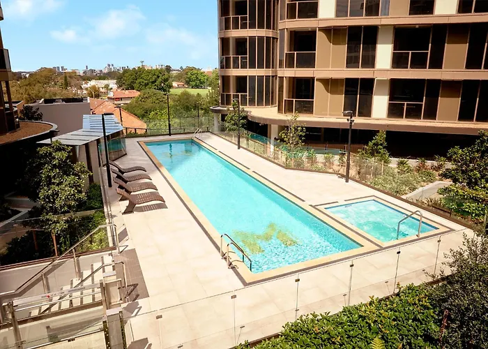 Hotel: Meriton Suites George Street, Parramatta
