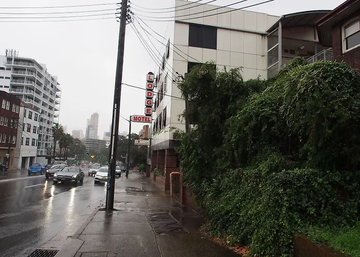 Cheap hotel: Edgecliff Lodge Motel